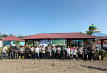 Ponpes Modern Sa’ad Bin Abi Waqqas Riau Ikut Tanam Jagung Serentak Nasional Bersama Polri